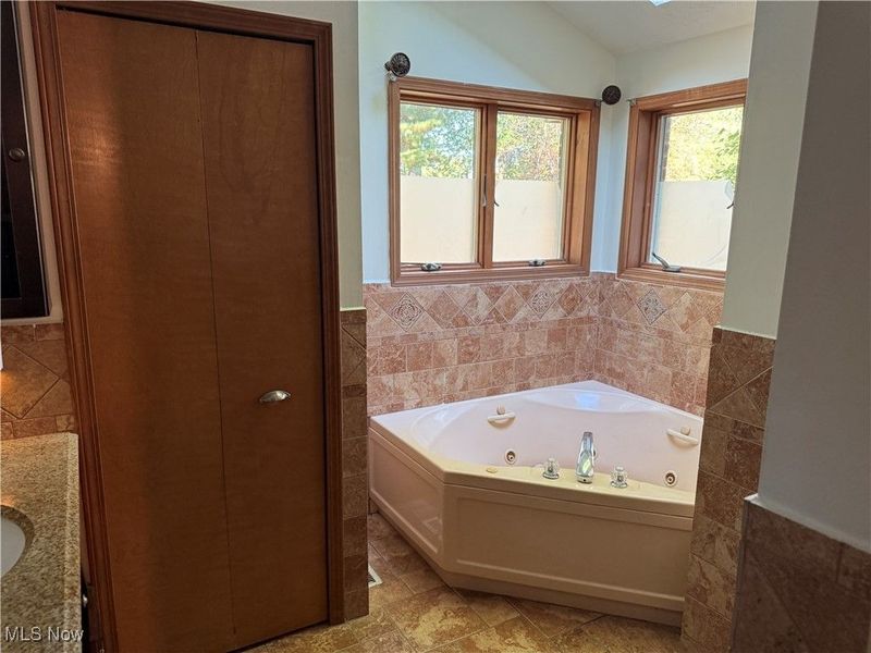 1528 Dover Center Road, Westlake, OH 44145 Photo 9