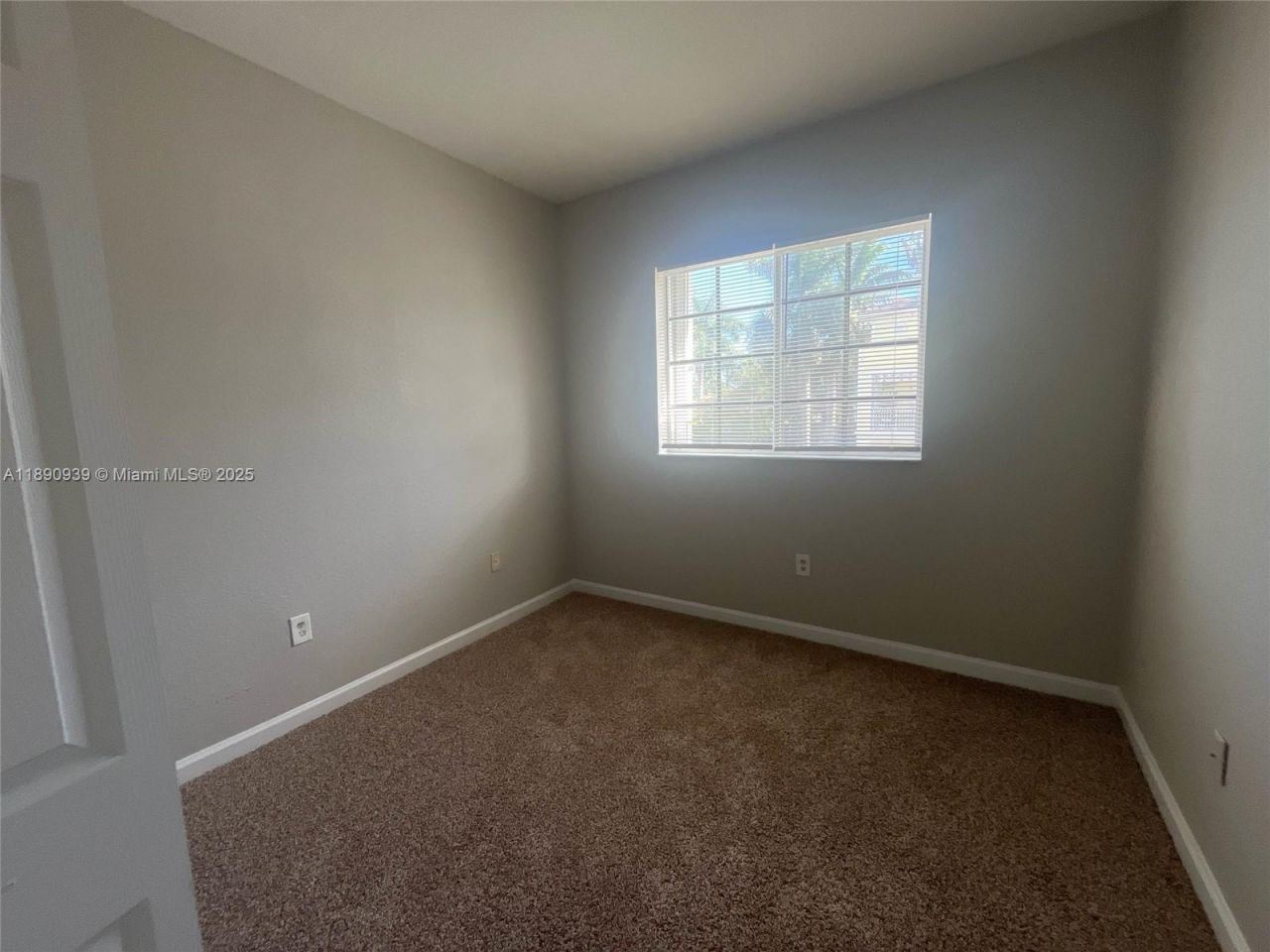 2731 NE 3rd Dr, Unit 203, Homestead, FL 33033 Photo