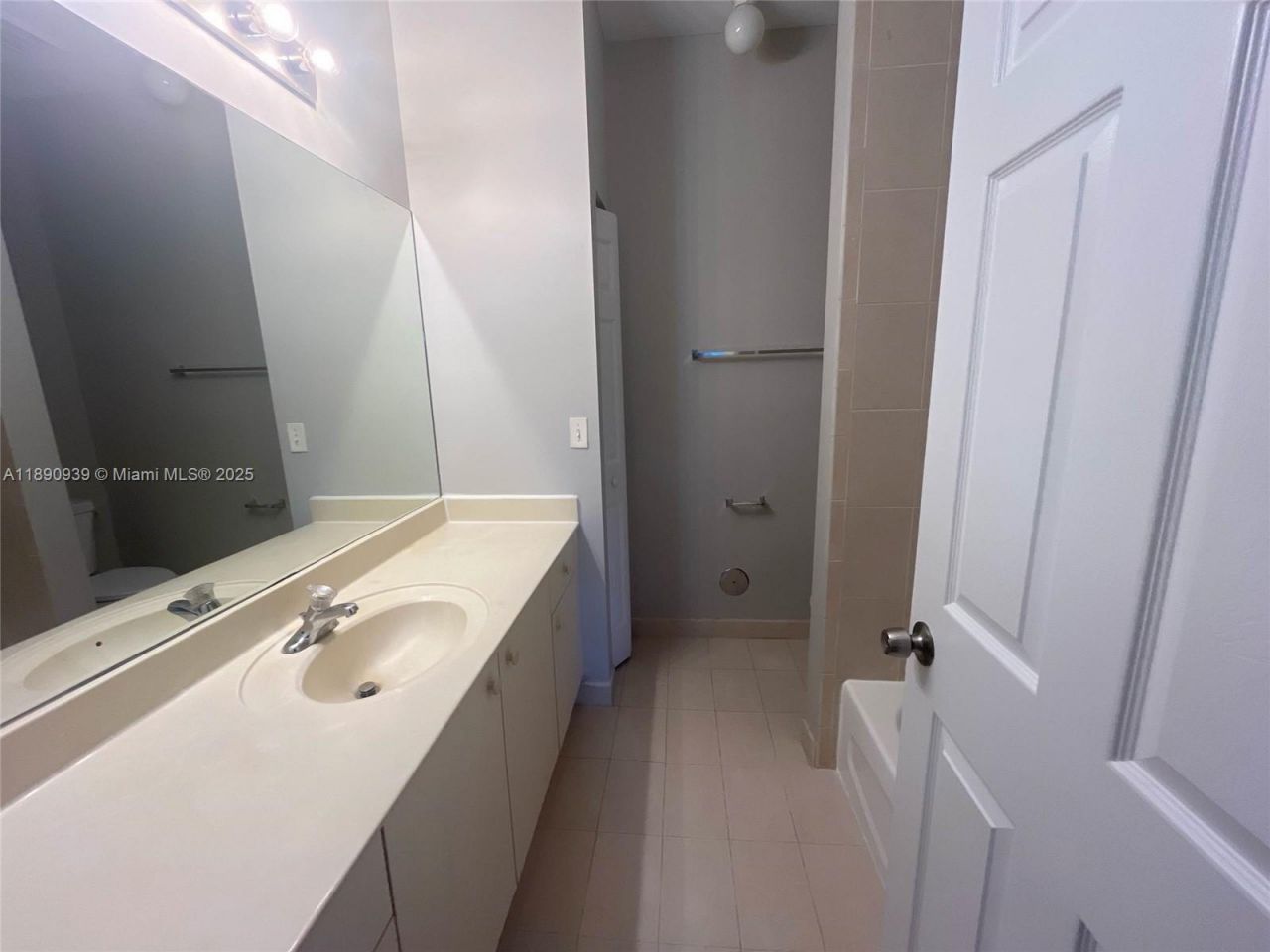 2731 NE 3rd Dr, Unit 203, Homestead, FL 33033 Photo