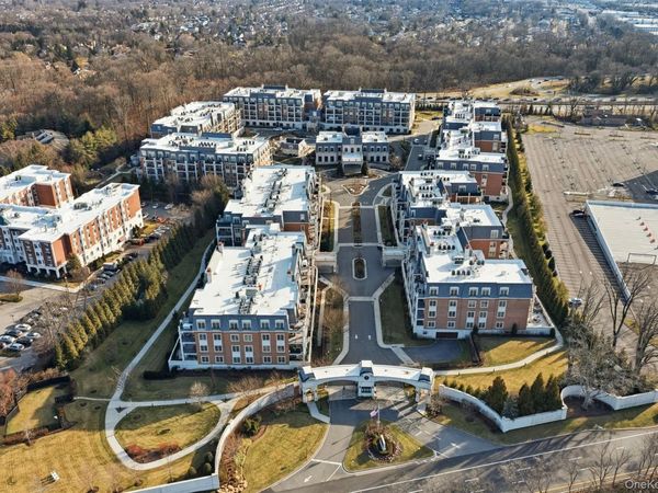 6000 Royal Court, Unit 6303, North Hills, NY 11040