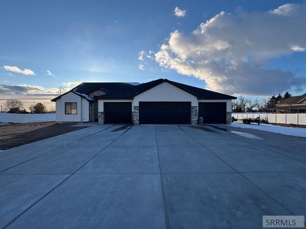 1586 N 805 E, SHELLEY, ID 83274