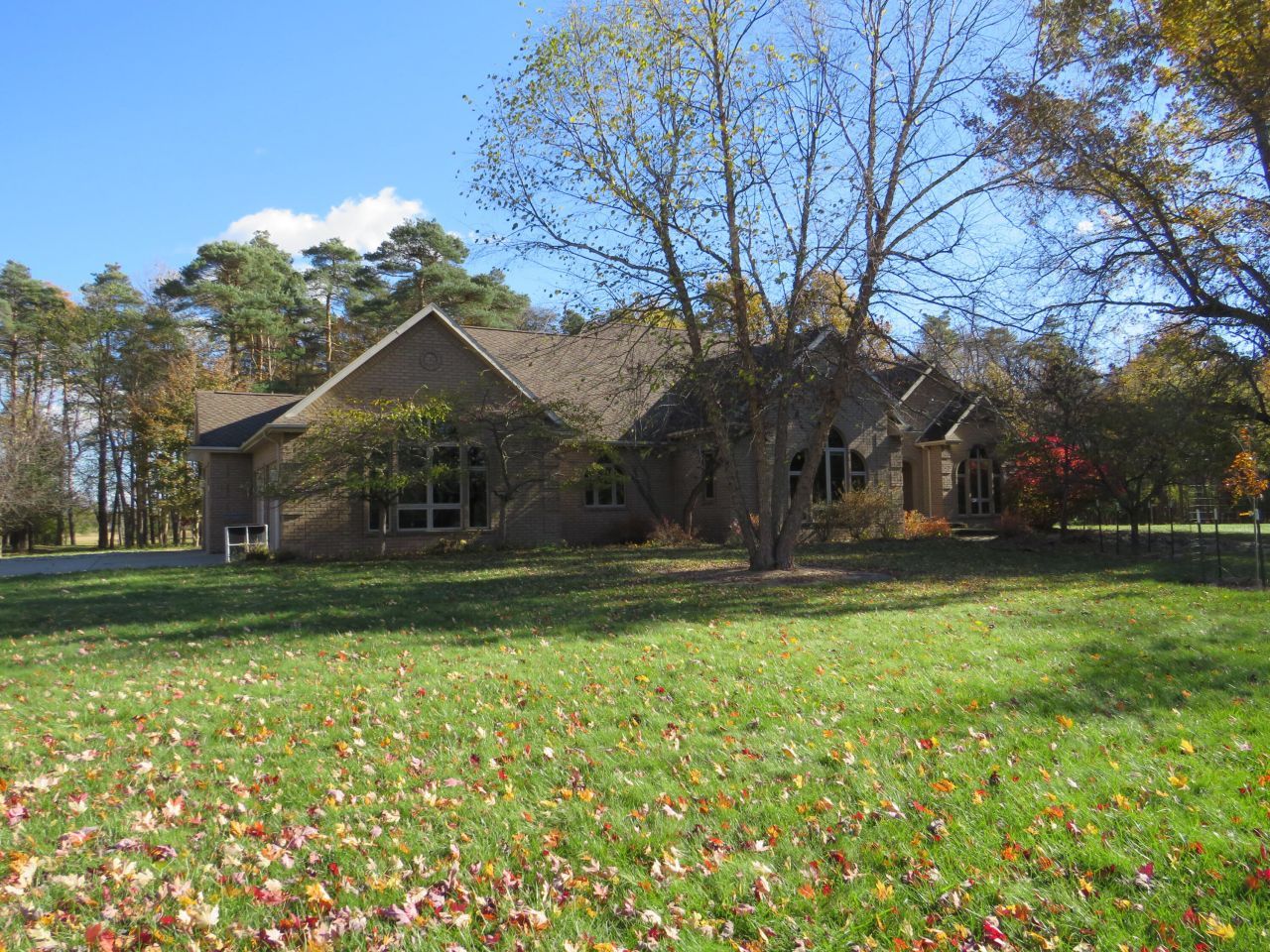 2315 Weigl Road, Saginaw, MI 48609 Main Photo