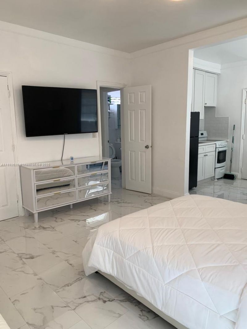 545 Michigan Ave, Unit 5, Miami Beach, FL 33139 Photo