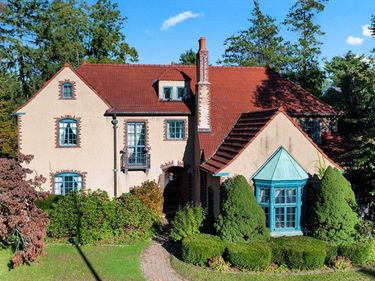 283 Longhill St, Springfield, MA 01108