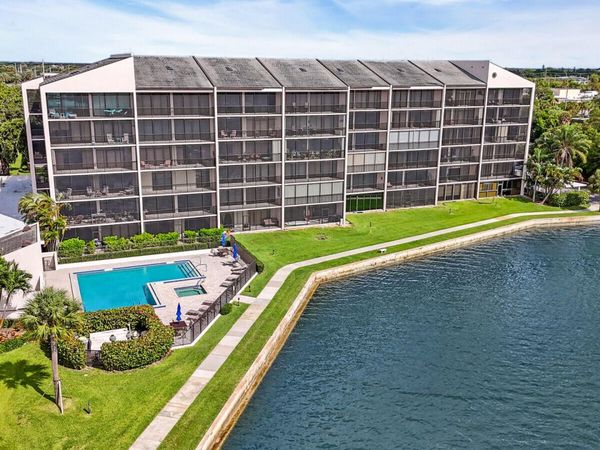 11370 Twelve Oaks Way, Unit 412, North Palm Beach, FL 33408