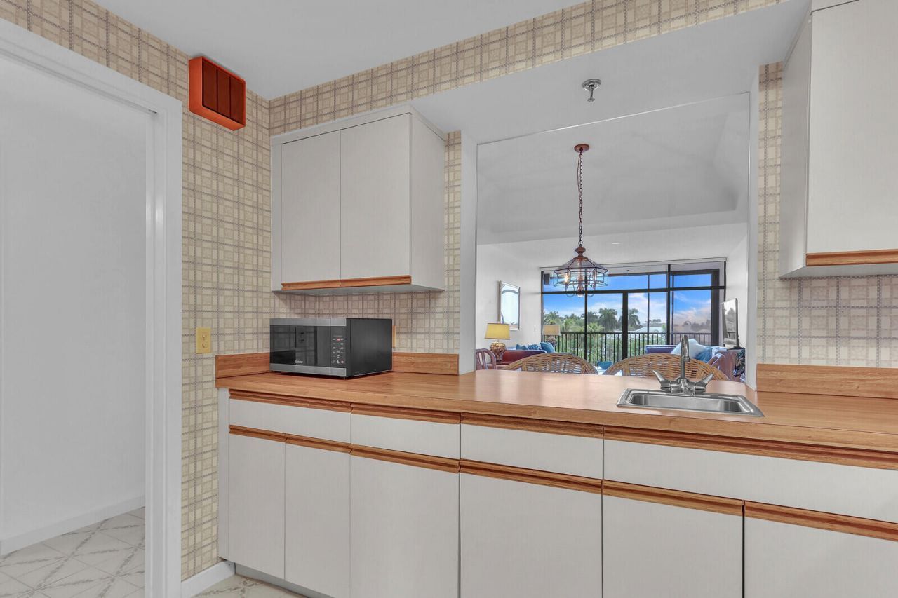 11370 Twelve Oaks Way, Unit 412, North Palm Beach, FL 33408 Photo