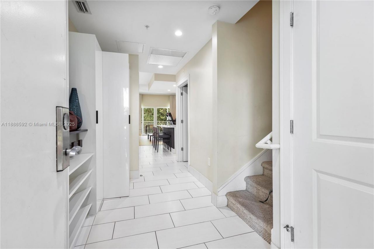 5300 NW 87th Ave, Unit 1212, Doral, FL 33178 Photo