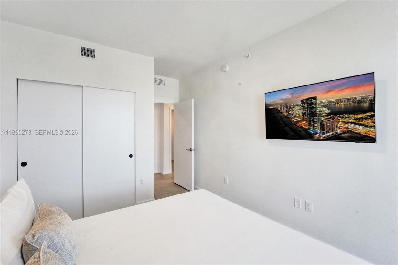 580 72 Street, Unit 1001, Miami Beach, FL 33141 Photo