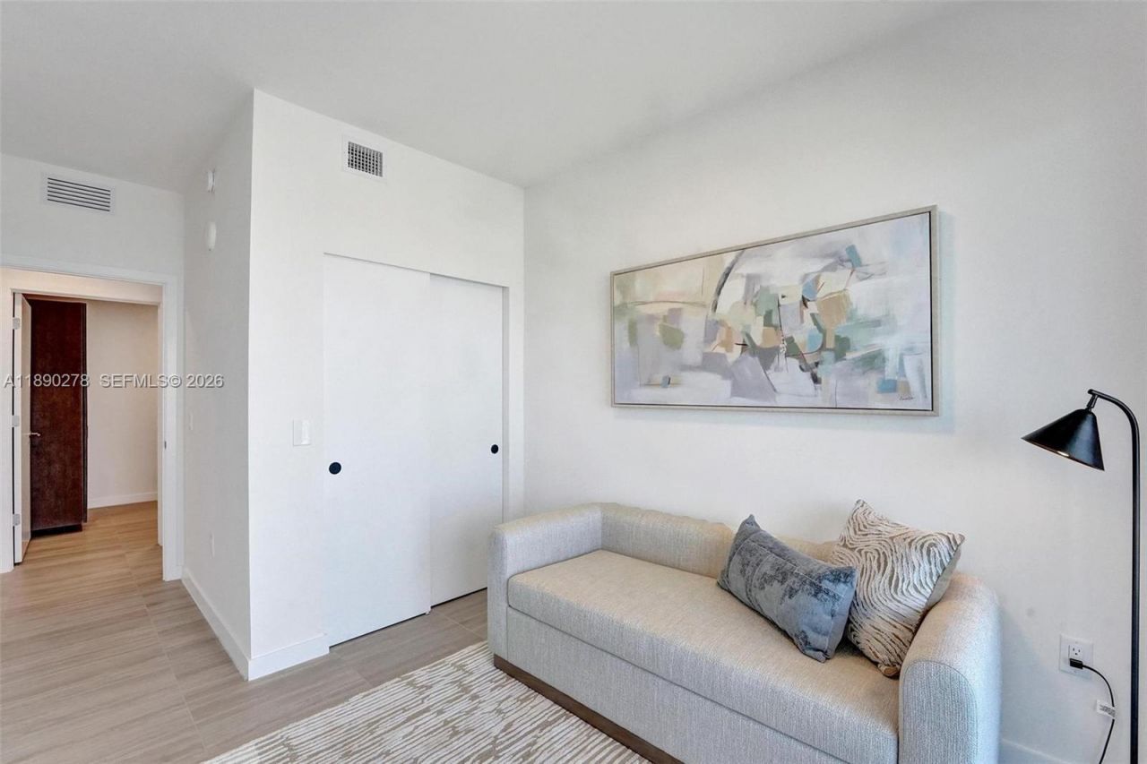 580 72 Street, Unit 1001, Miami Beach, FL 33141 Photo