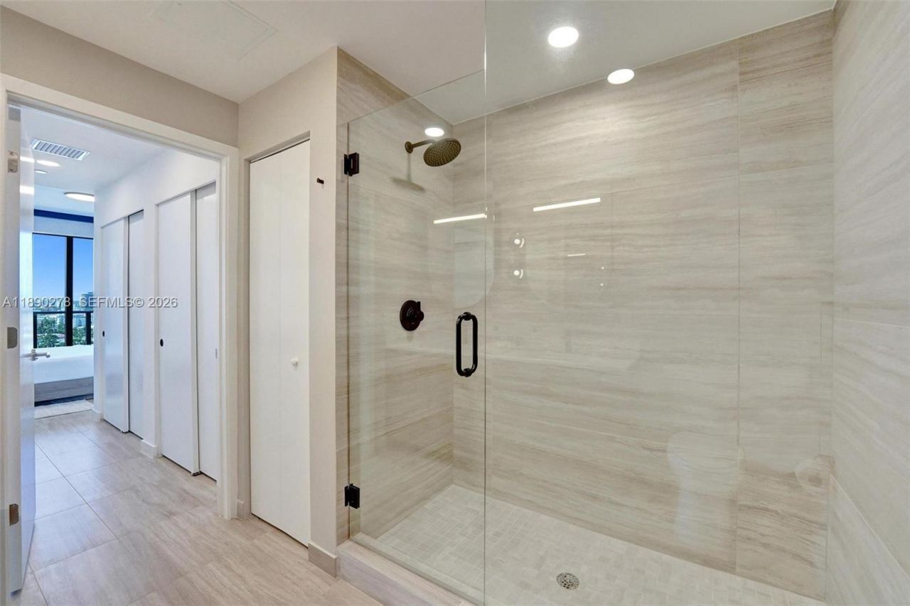 580 72 Street, Unit 1001, Miami Beach, FL 33141 Photo