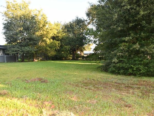 1609 Meadow Dr Drive, Lake Charles, LA 70607