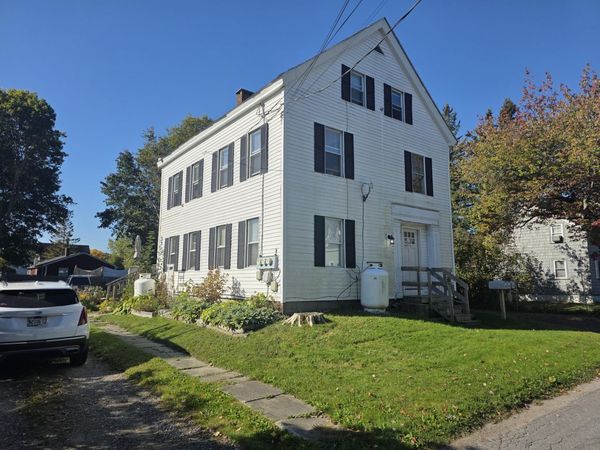 12 Gay Street, Rockland, ME 04841