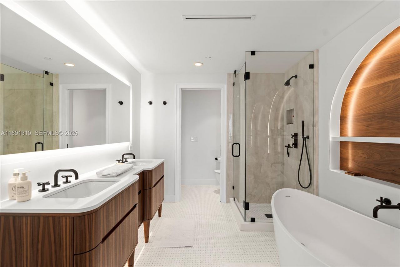 3350 SW 27th Ave, Unit 1503, Coconut Grove, FL 33133 Photo