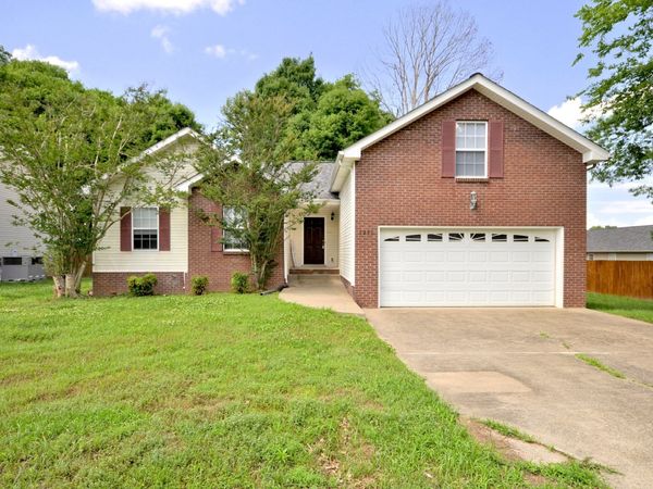 3291 S SENSENEY CIR, Clarksville, TN 37042