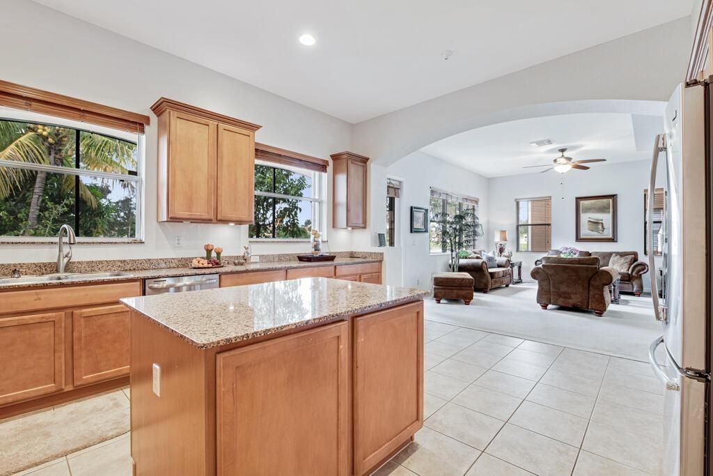 514 Cresta Circle, West Palm Beach, FL 33413 Photo
