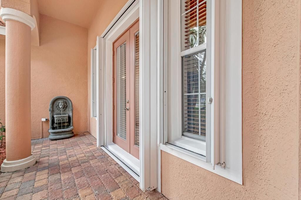 514 Cresta Circle, West Palm Beach, FL 33413 Photo