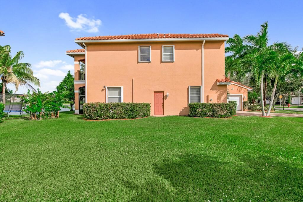 514 Cresta Circle, West Palm Beach, FL 33413 Photo