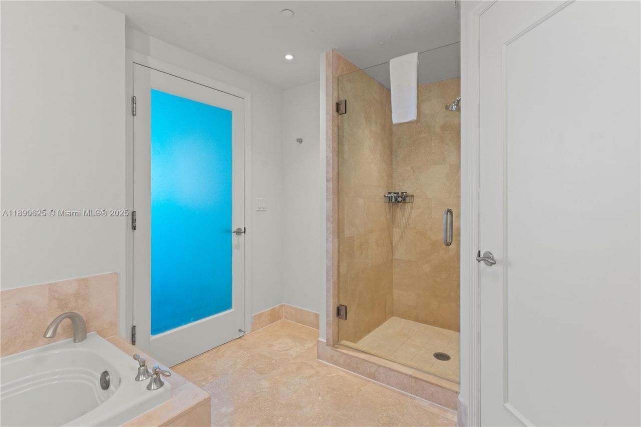 4401 Collins Ave, Unit 3003, Miami Beach, FL 33140 Photo