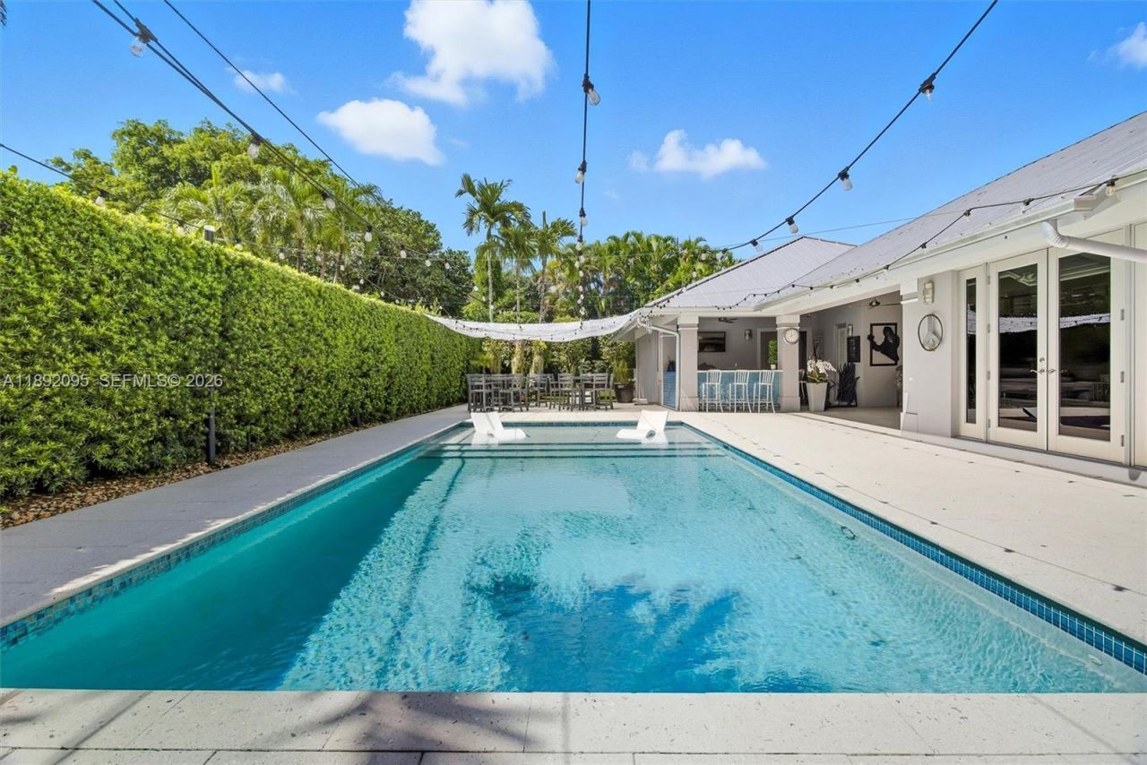 5800 SW 99th Ter, Pinecrest, FL 33156 Photo