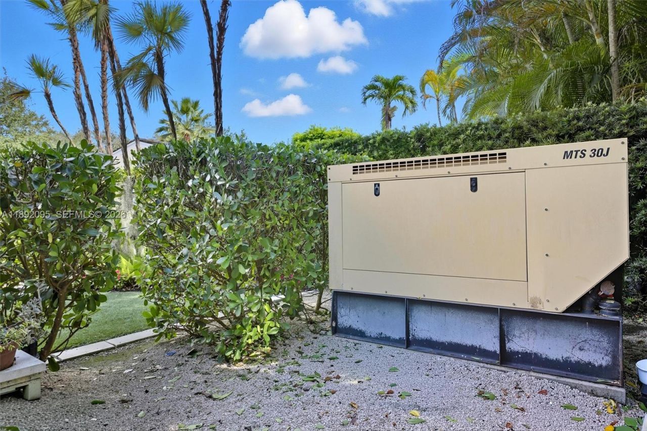 5800 SW 99th Ter, Pinecrest, FL 33156 Photo