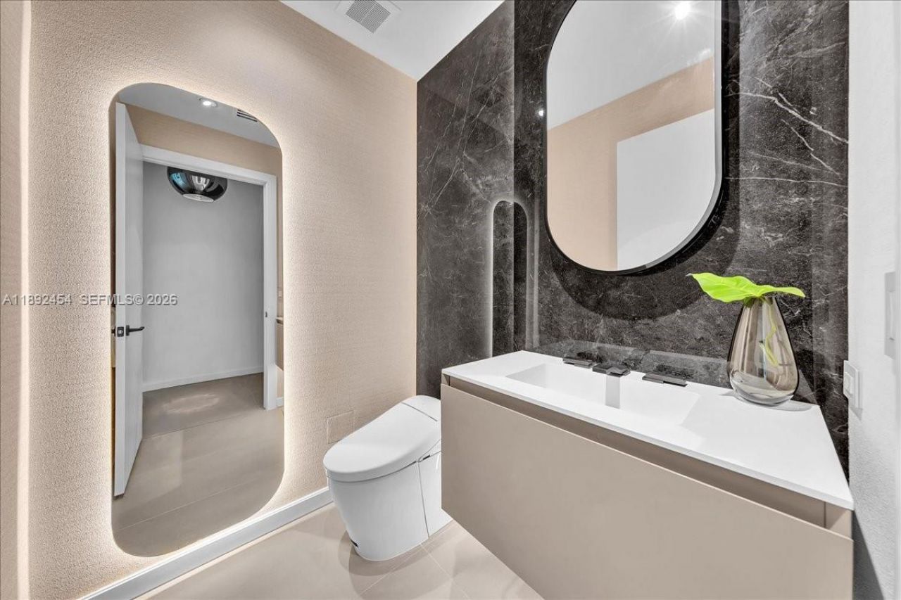 888 Biscayne Blvd, Unit PH 5704, Miami, FL 33132 Photo