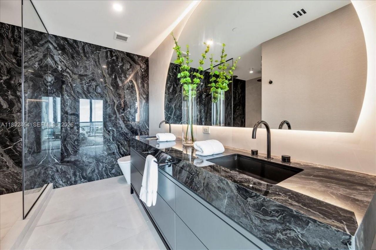 888 Biscayne Blvd, Unit PH 5704, Miami, FL 33132 Photo