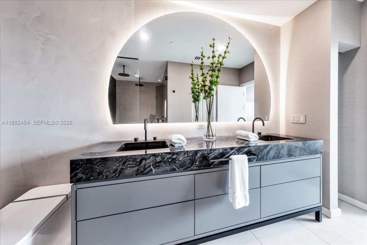 888 Biscayne Blvd, Unit PH 5704, Miami, FL 33132 Photo