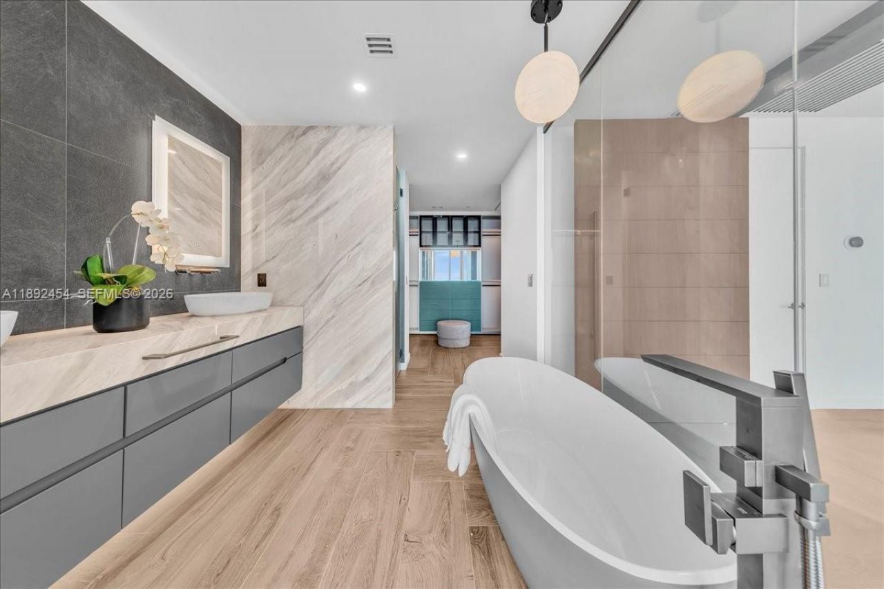 888 Biscayne Blvd, Unit PH 5704, Miami, FL 33132 Photo