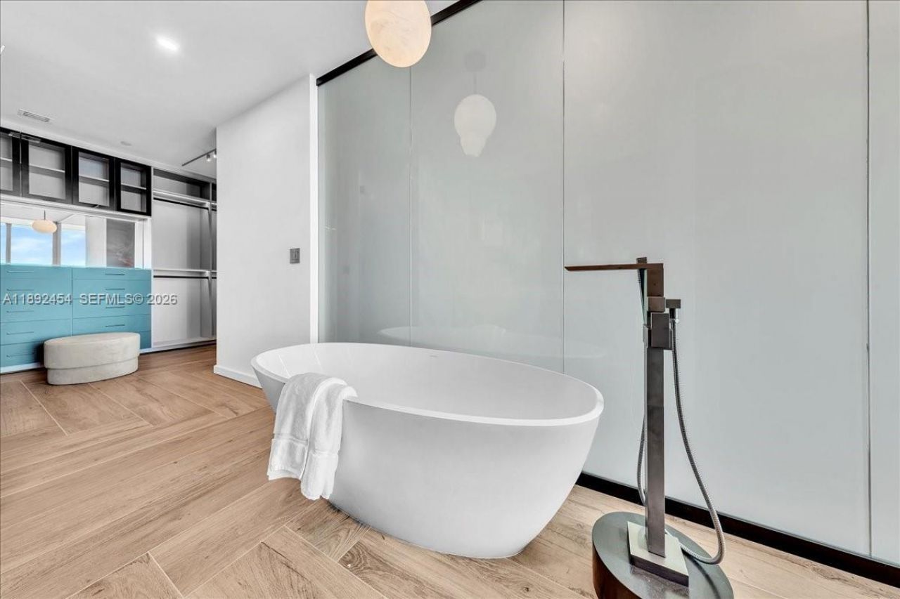 888 Biscayne Blvd, Unit PH 5704, Miami, FL 33132 Photo