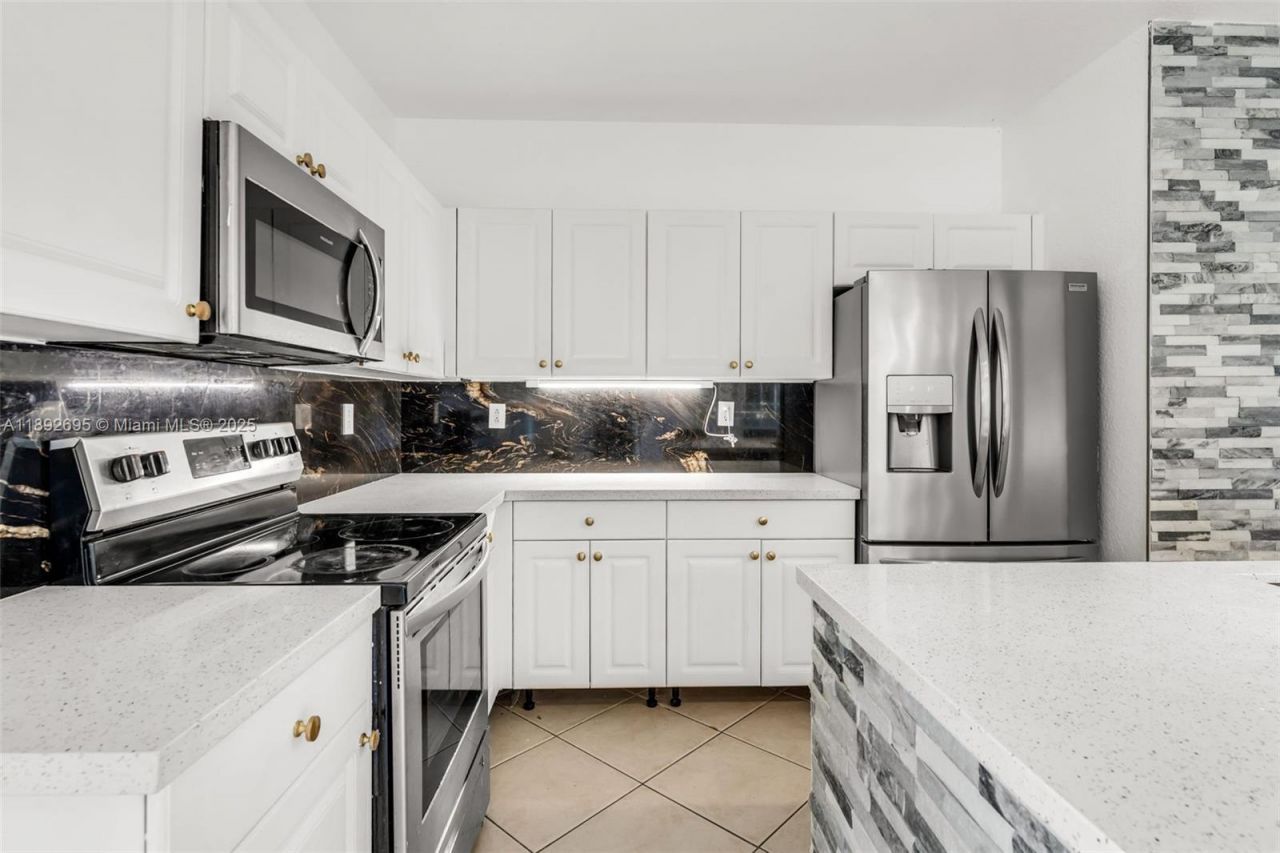 9227 SW 227th St, Unit ., Cutler Bay, FL 33190 Photo