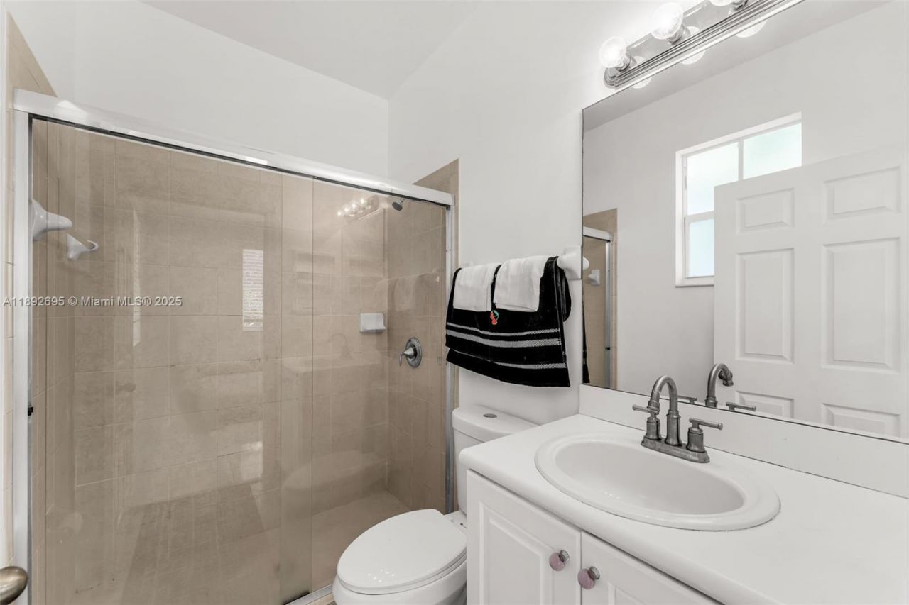 9227 SW 227th St, Unit ., Cutler Bay, FL 33190 Photo