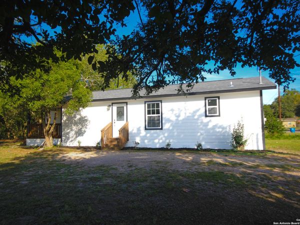 209 N Burke, Beeville, TX 78102
