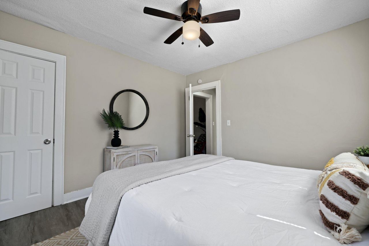 2671 Olympia Avenue Photo 15