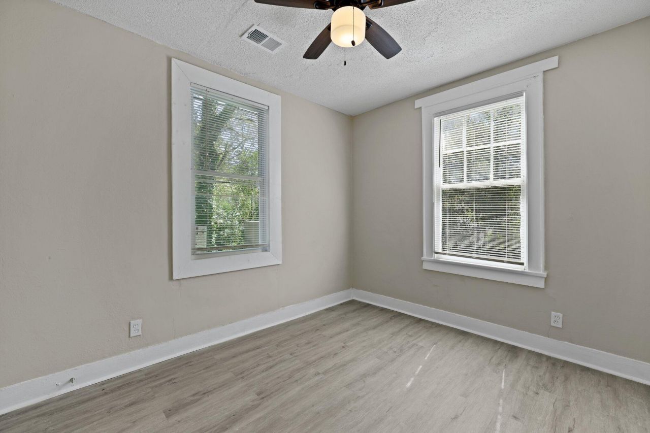 2671 Olympia Avenue Photo 18