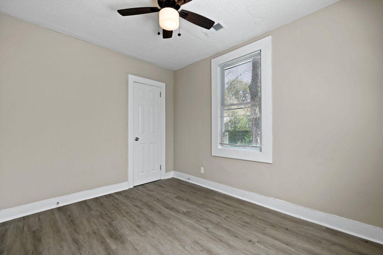 2671 Olympia Avenue Photo 19