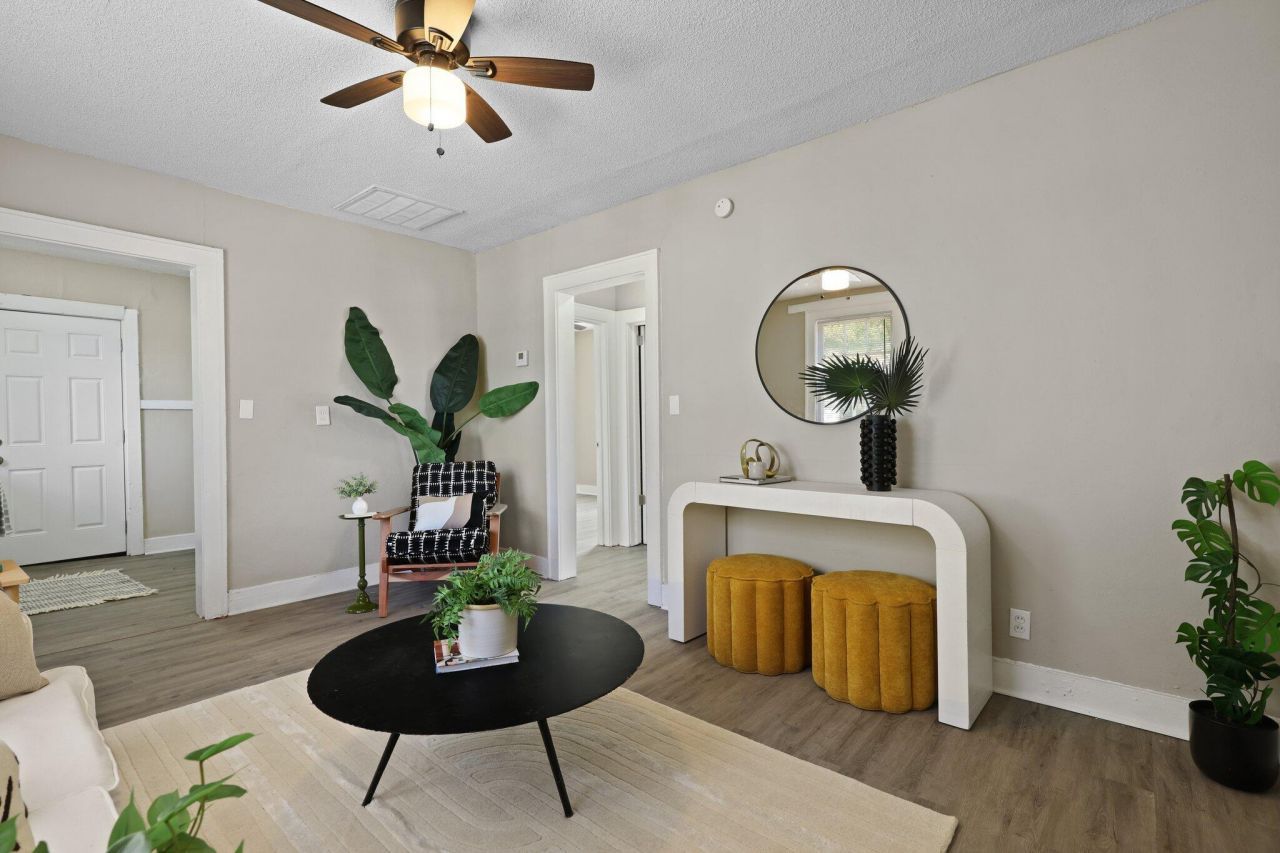 2671 Olympia Avenue Photo 6