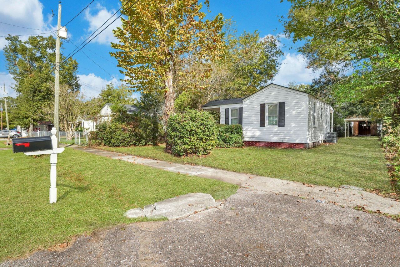 2665 Oregon Avenue Photo 4