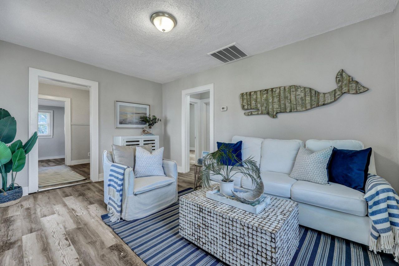 2665 Oregon Avenue Photo 6