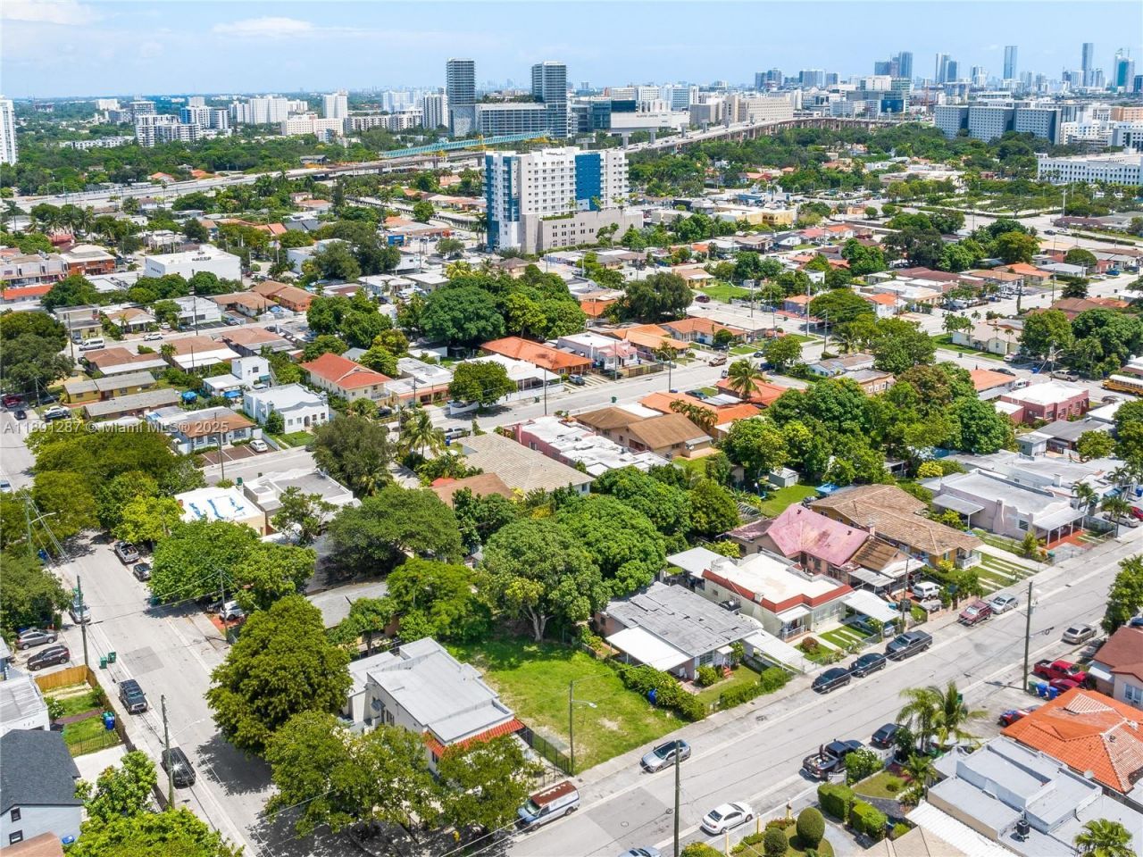 1881 NW 4th St, Miami, FL 33125 Photo