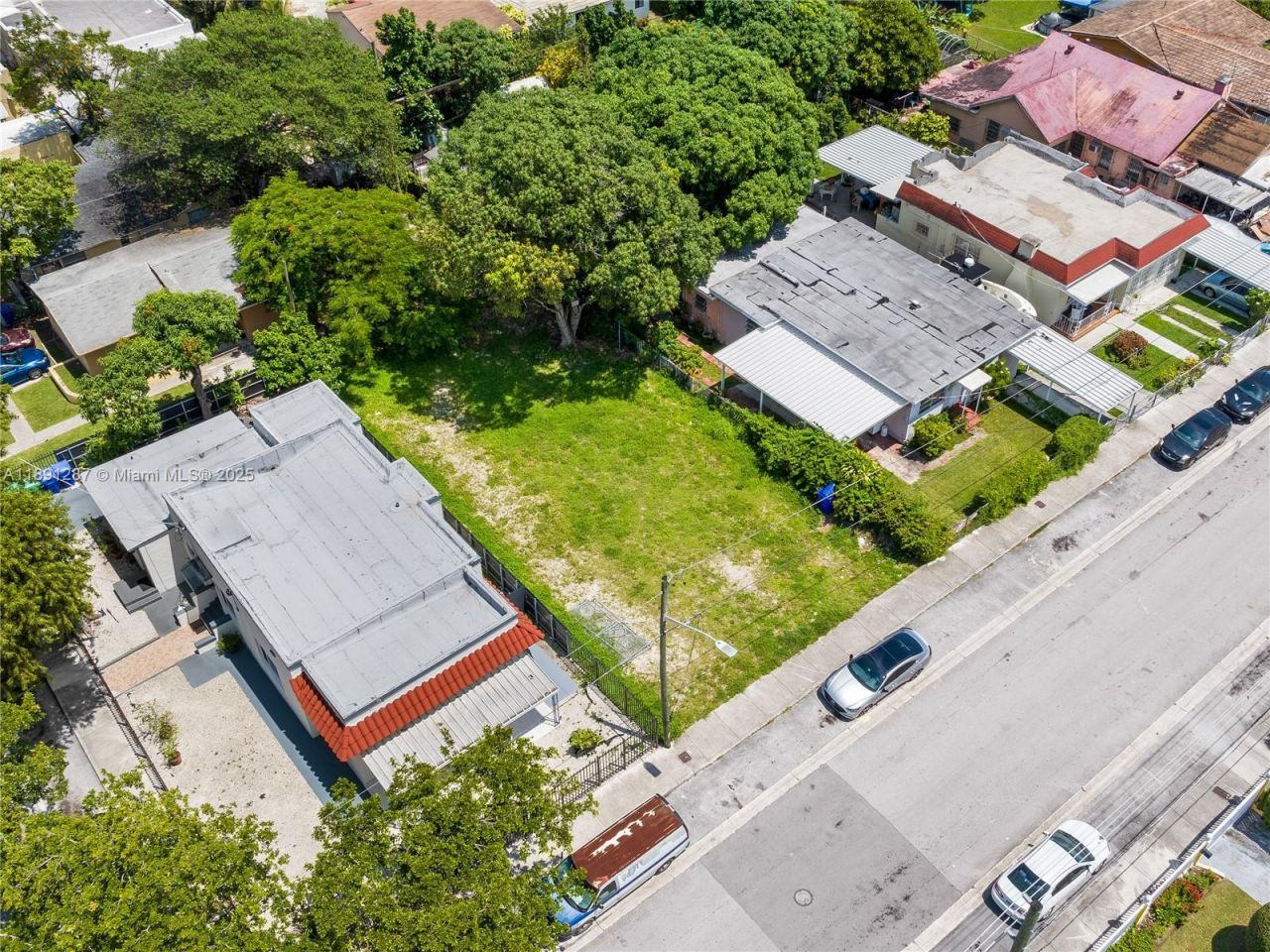 1881 NW 4th St, Miami, FL 33125 Photo