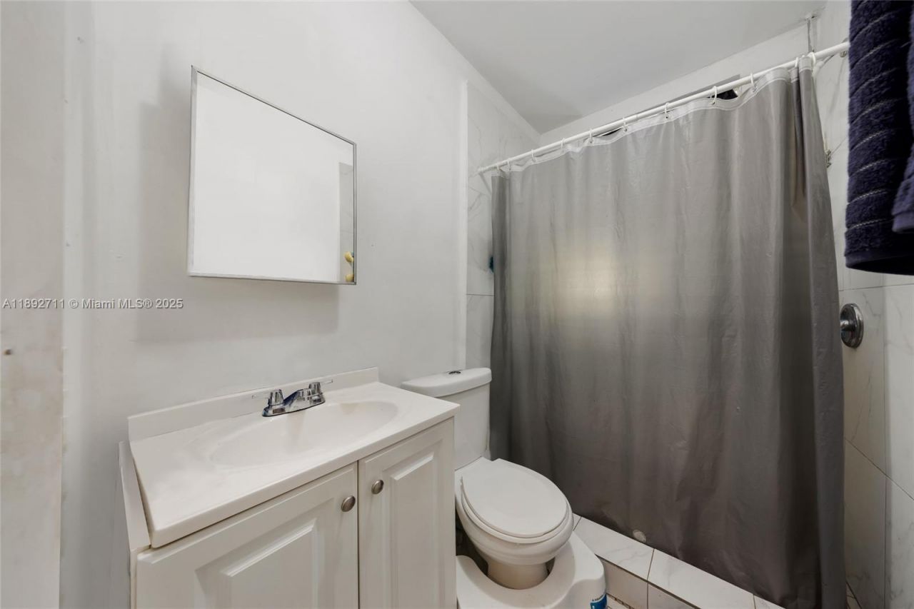 2028 SW 6th St, Miami, FL 33135 Photo