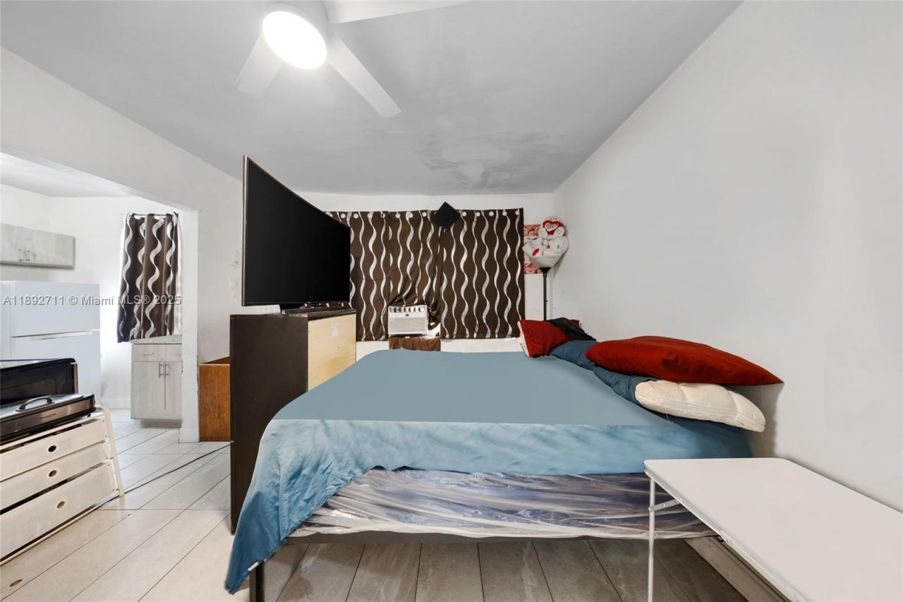 2028 SW 6th St, Miami, FL 33135 Photo