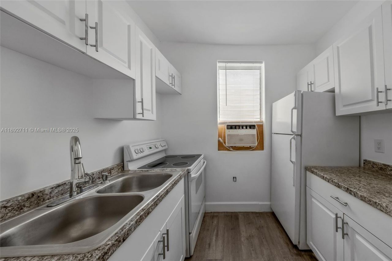 2028 SW 6th St, Miami, FL 33135 Photo