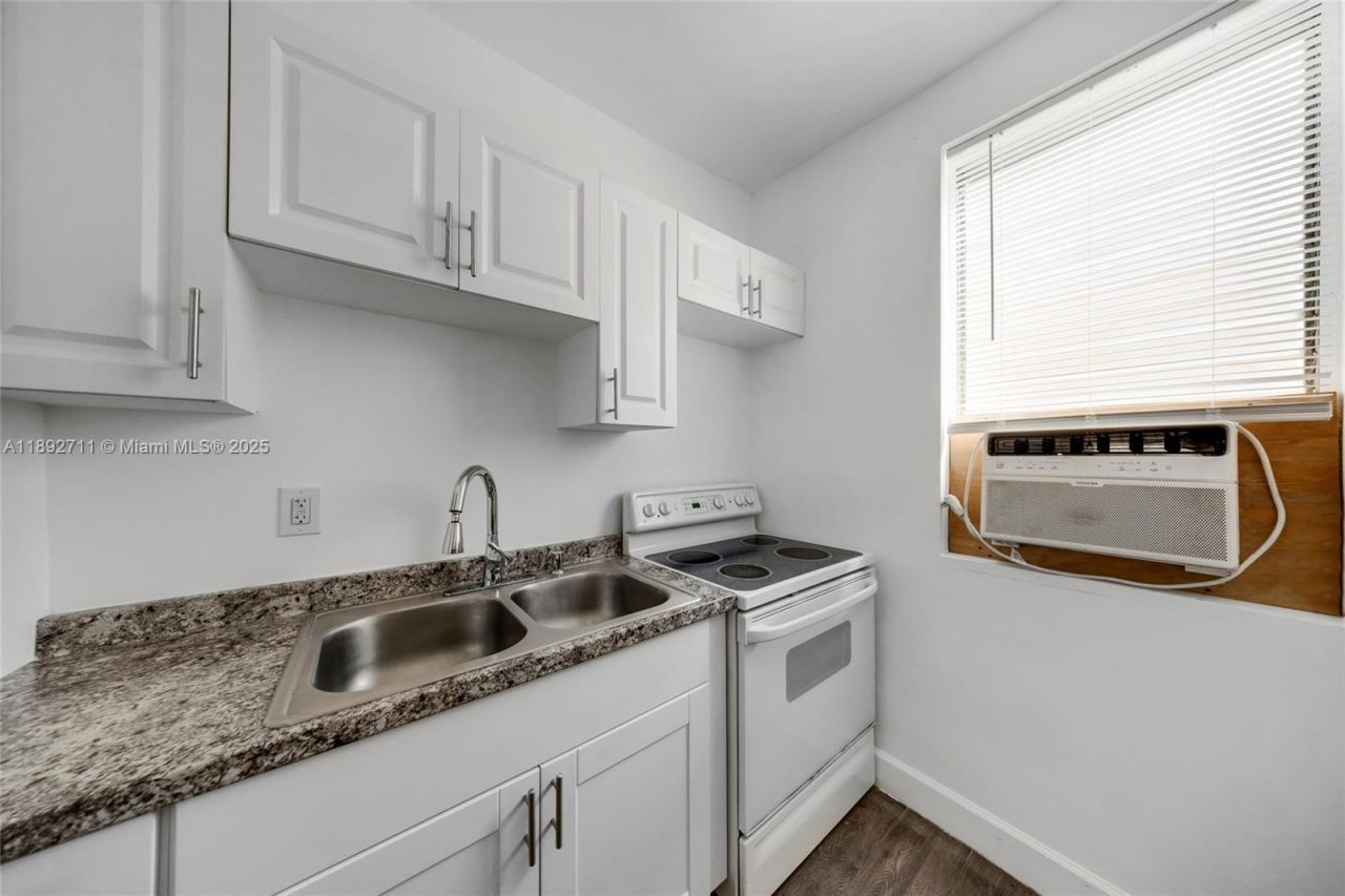 2028 SW 6th St, Miami, FL 33135 Photo