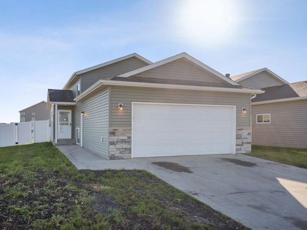 2101 10th Street W, West Fargo, ND 58078