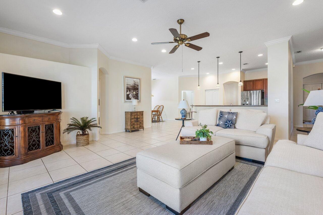 54 Lake Eden Drive, Boynton Beach, FL 33435 Photo