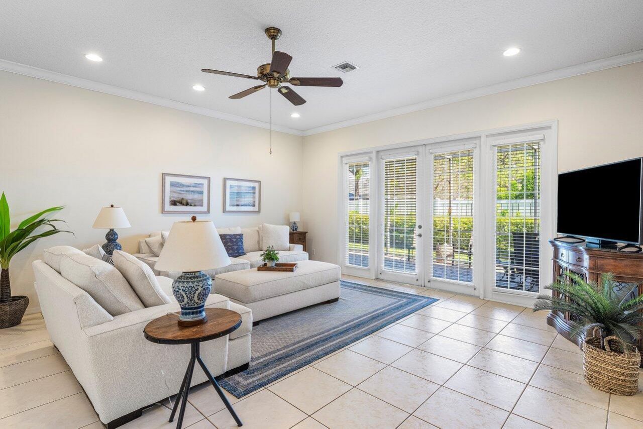 54 Lake Eden Drive, Boynton Beach, FL 33435 Photo