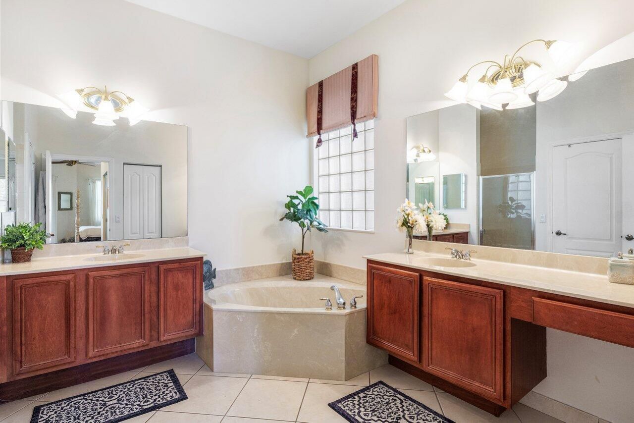 54 Lake Eden Drive, Boynton Beach, FL 33435 Photo