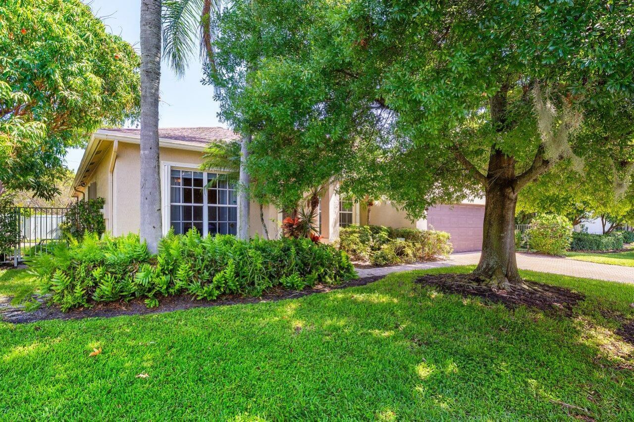 54 Lake Eden Drive, Boynton Beach, FL 33435 Photo