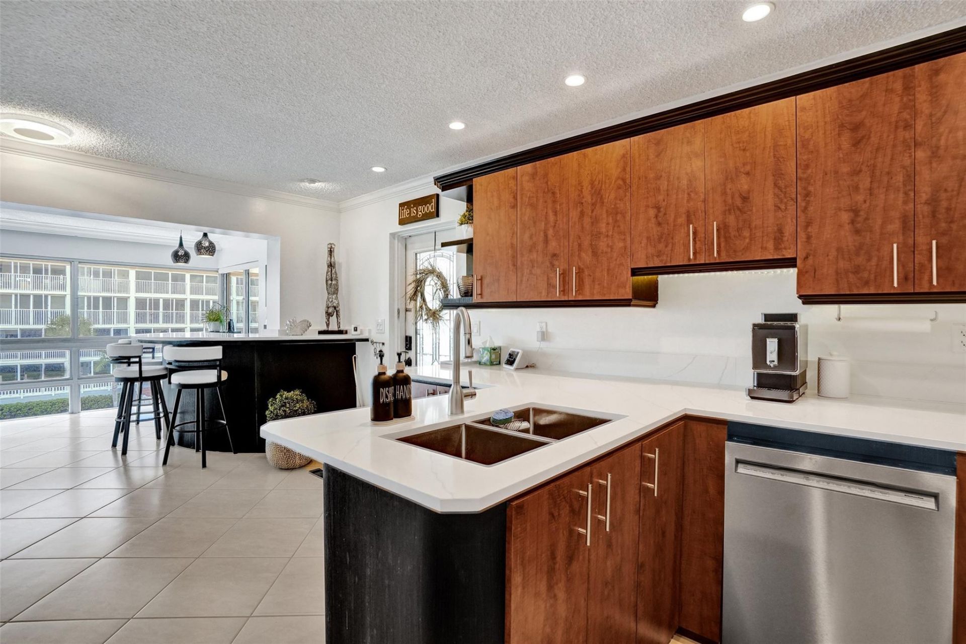 3090 NE 48th Street, Unit 316, Fort Lauderdale, FL 33308 Photo